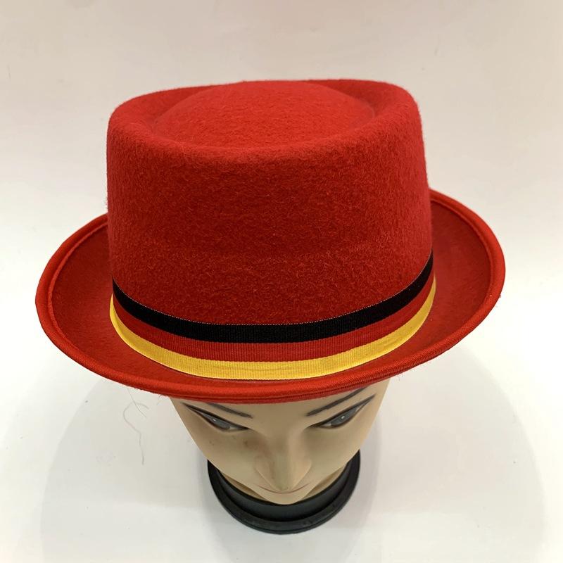 The monochrome gift hat of Zorro Jr. for the presidential election campaign is a flat-topped hat with ribbons featuring the flags of the three countries Application Scenario