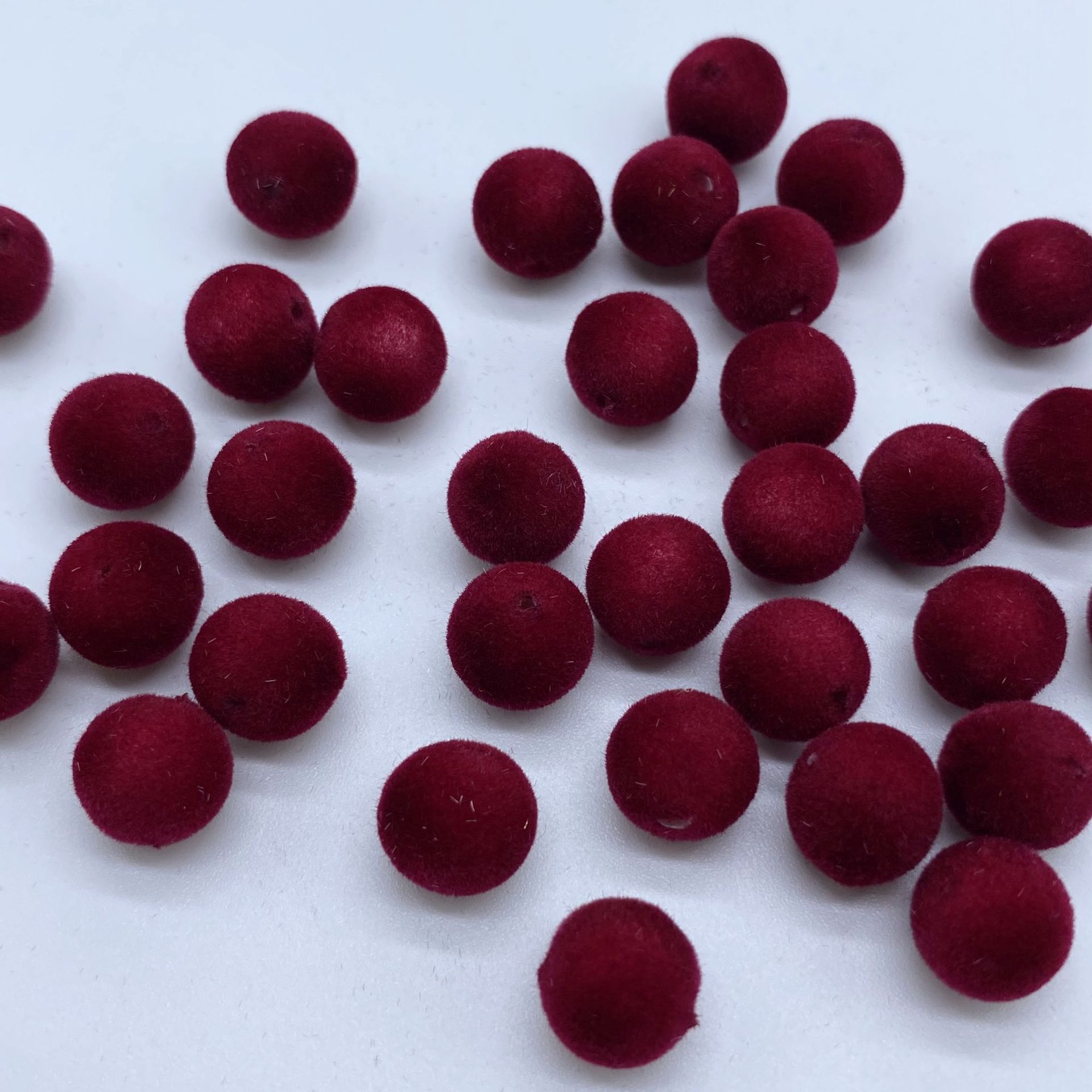 Factory direct sales of acrylic through-hole flocked round beads for diy matching and making earrings, bags, accessories and beading materials undefined