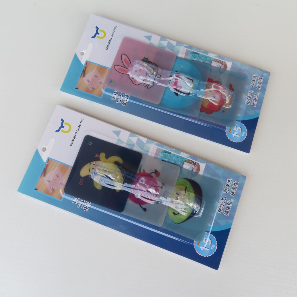Factory direct sales, seamless strong suction card, three sets of crystal tree branch hooks, strong non-drilling hooks, no damage to the wall Application Scenario