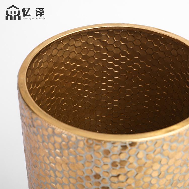 跨境新款金色花纹铁艺花架 厂家批发三脚金属室内落地花架套装产品图