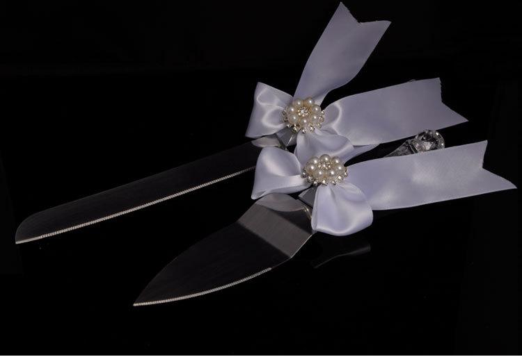 Wedding products: Western-style creative wedding flower basket rings, pillowcase set, sign-in book, sign-in pen, wine glass, knife and spatula, 6-piece set of wedding supplies undefined