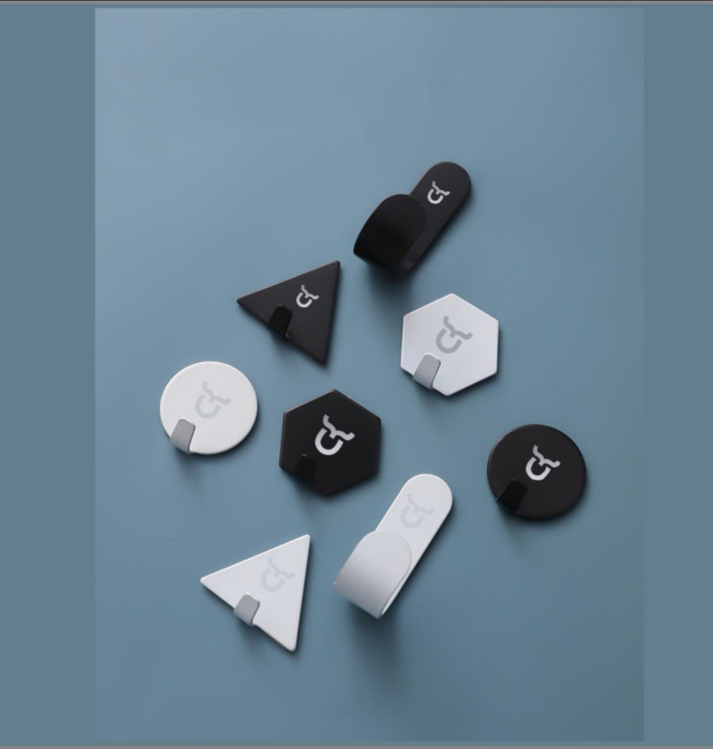 Direct sales from the manufacturer of powerful 304 stainless steel hooks for home and bathroom adhesive hooks. The seamless hooks do not require drilling and do not damage the wall Application Scenario