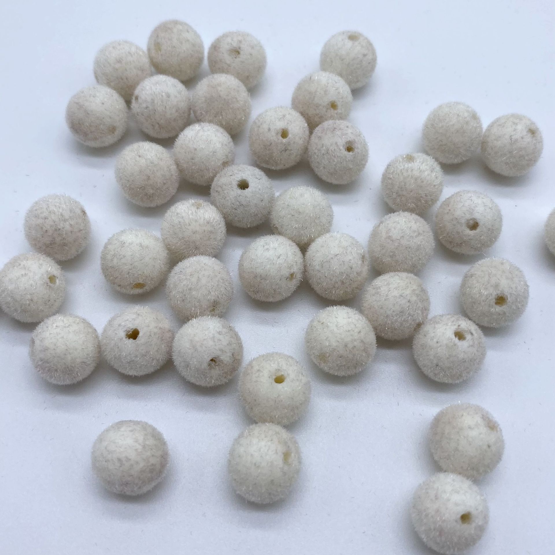 Factory direct sales of acrylic through-hole flocked round beads for diy matching and making earrings, bags, accessories and beading materials undefined