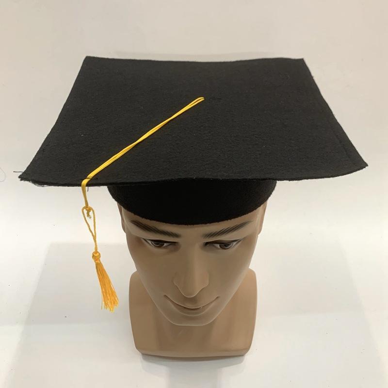 The performance of black non-woven fabric graduation hats, doctoral hats, and graduation celebration hats for foreign trade students