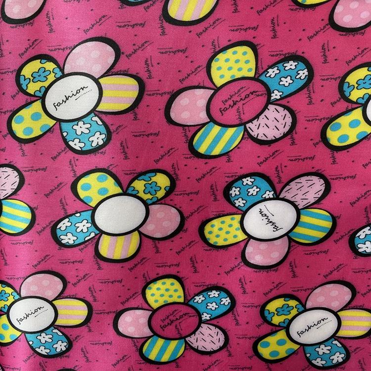 The color-printed series of luggage, cosmetic bags, handbags and various outer packaging materials are in abundant stock for wholesale and retail Application Scenario