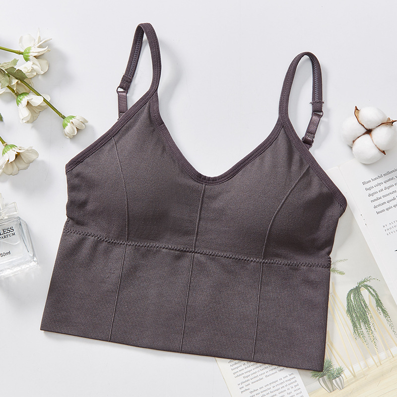 The same U-shaped beauty back-hugging, strapless and body-hugging yoga sports vest and women's halter bra as the Internet celebrity Kaka undefined