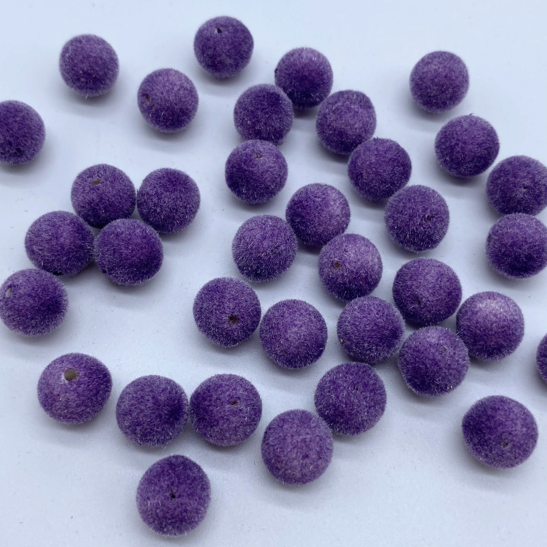 Factory direct sales of acrylic through-hole flocked round beads for diy matching and making earrings, bags, accessories and beading materials undefined