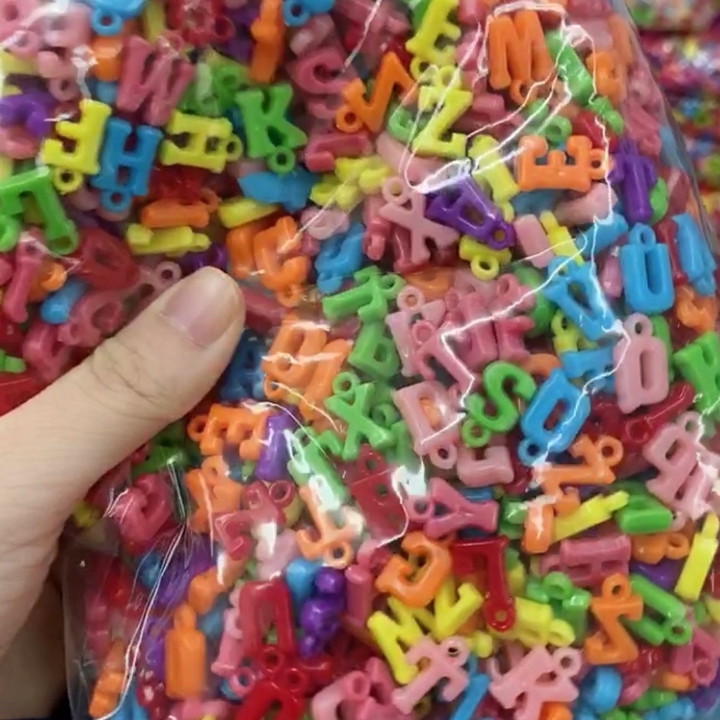 Plastic acrylic spring color hanging hole 26 English letter beads children's jewelry accessories clothing accessories undefined