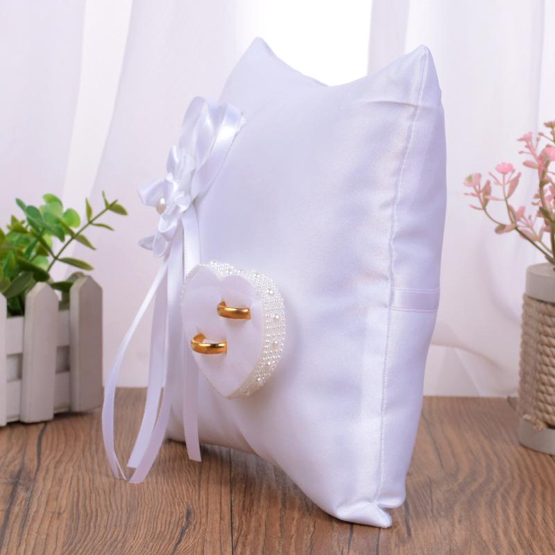 New creative white wedding ring pillows, camellia accessories, square ring boxes, bride and groom ring holders, wholesale wedding supplies Application Scenario