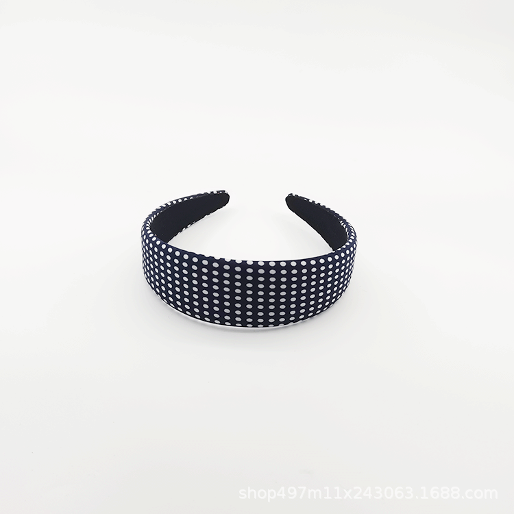 New 0.2 Thin Sponge Full Head Hoop Europe And The United States Ancient Simple Fashion Wide Edge Hair Card Polka Dot Headwear Manufacturers Direct Supply Application Scenario