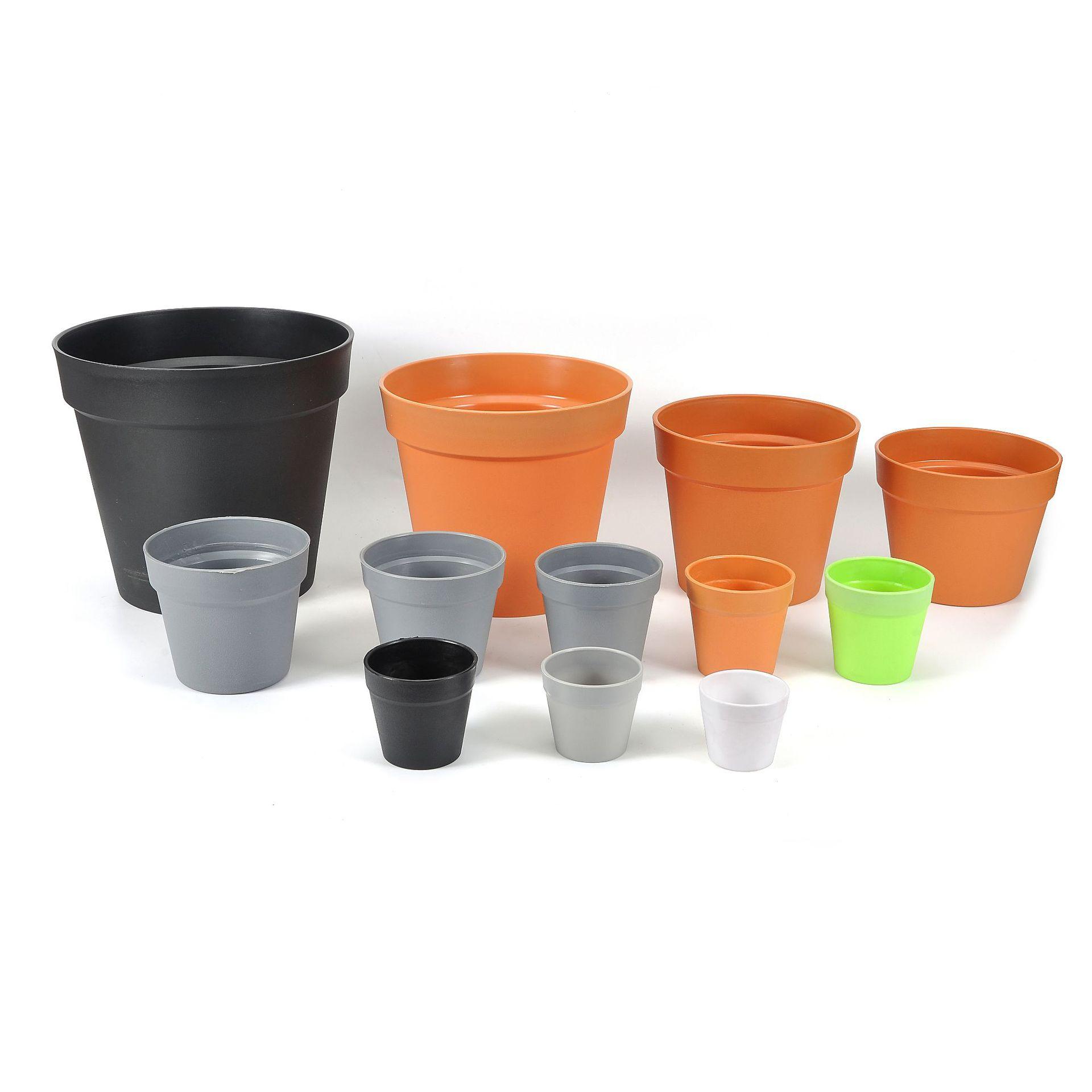 The manufacturer supplies P01 series full-size frosted plastic flower POTS and international flower arrangements