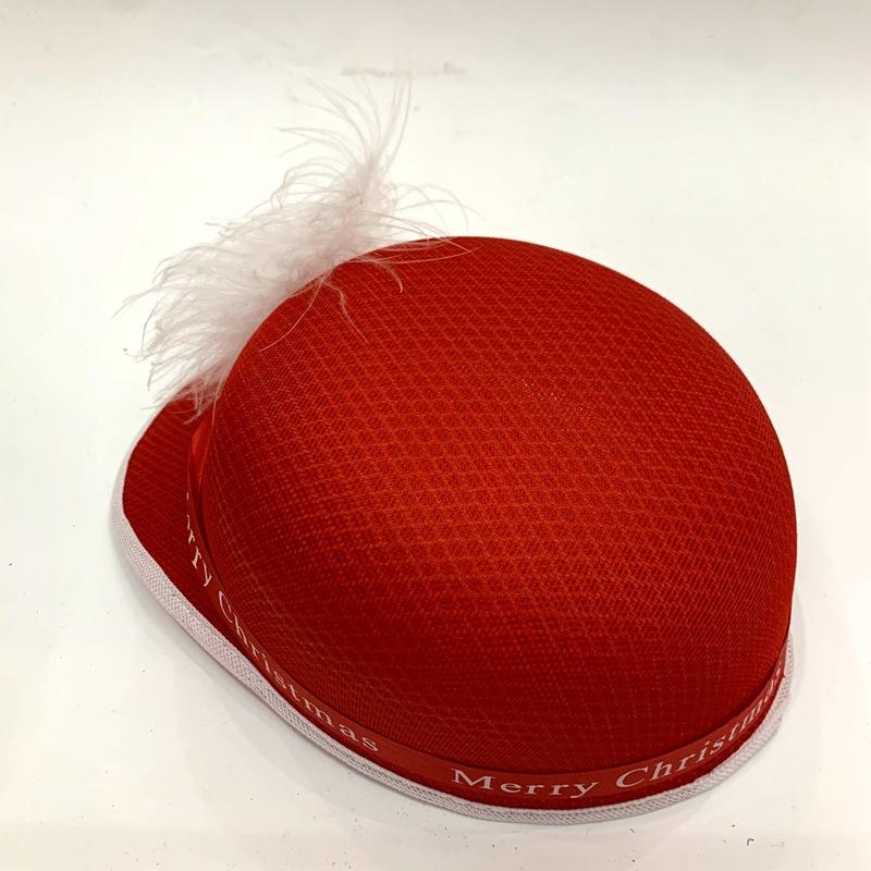 Dome-shaped African child's red "Happy New Year" baseball cap and white feather "Happy Christmas and New Year" little boy hat Application Scenario