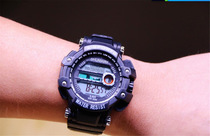 Manufacturers directly supply S-803 fashion outdoor sports waterproof men's watch multi-functional student electronic watch