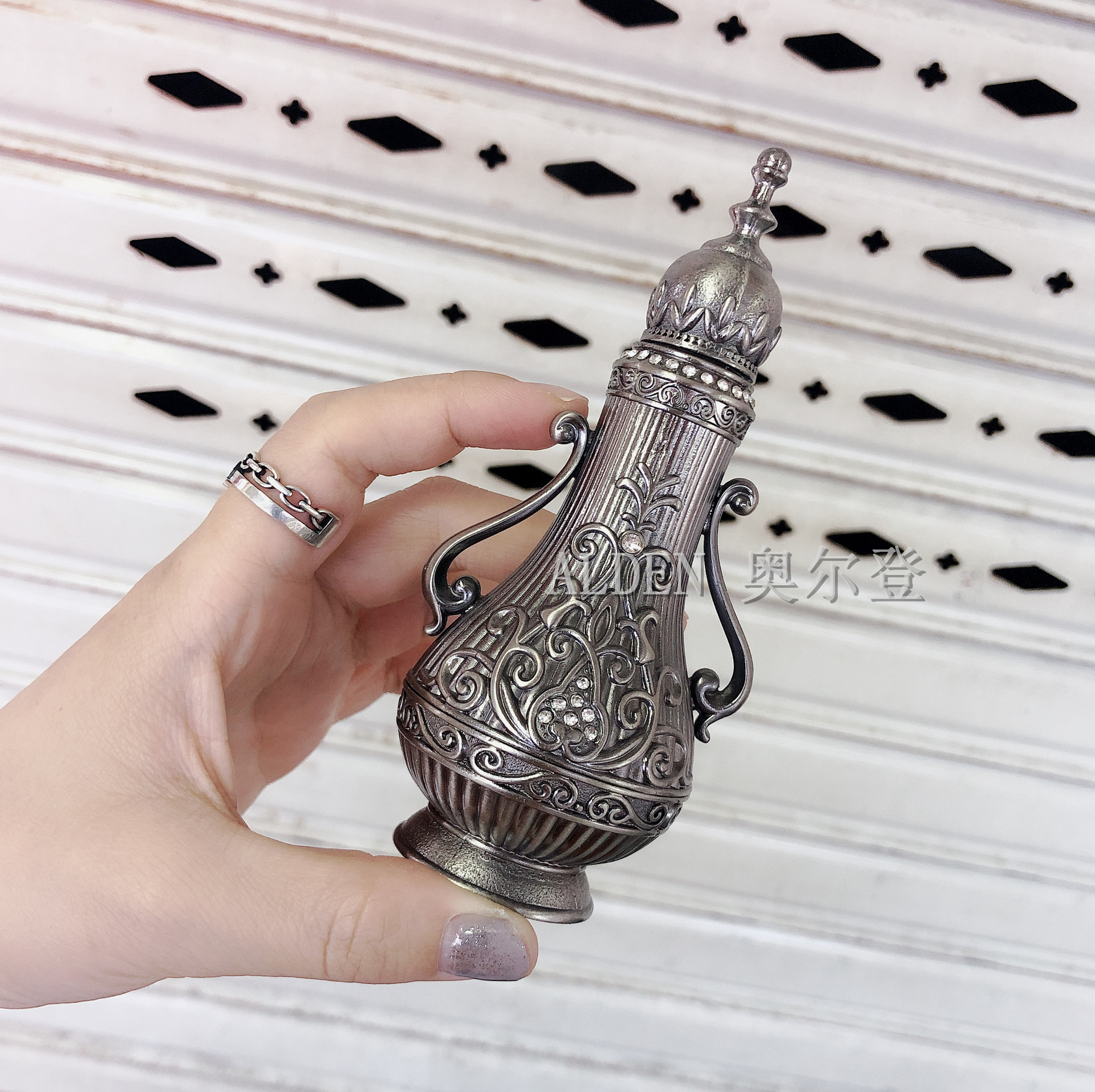Factory direct sales, in stock, colors can be customized, the same style as Dubai, bronze-colored perfume bottles, essential oil bottles, and empty cosmetic bottles details Picture