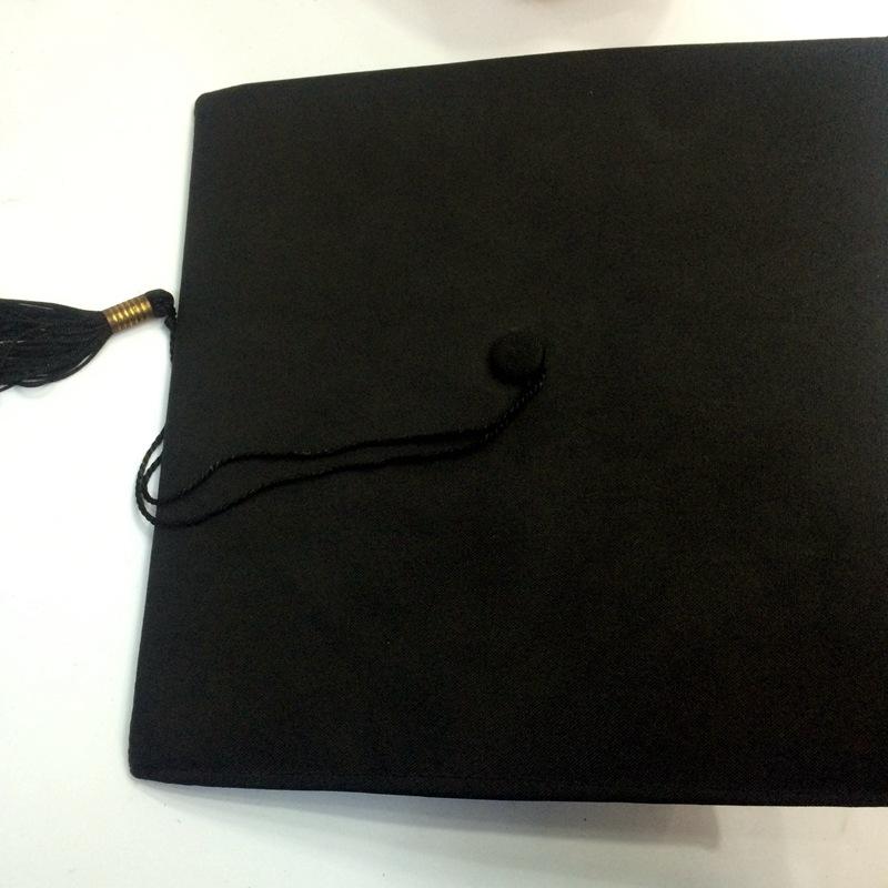 Pointed-angled doctor hats, tassel graduation hats, bachelor's graduation hats, and various types of graduation hats are custom-made Application Scenario