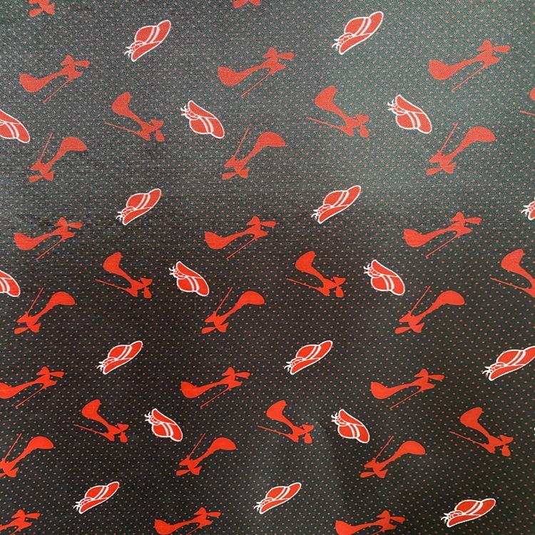 We have a large amount of color-printed, patterned and foamed fabric in stock. We are accepting wholesale of 100% polyester fabric and printed fabric for luggage Application Scenario