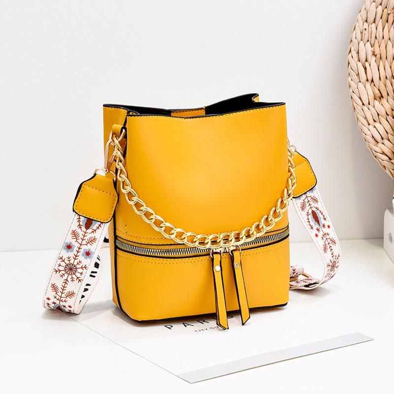 ins网红爆款时尚百搭时尚女包 纯色拉链闭合夏季软面女款斜挎包