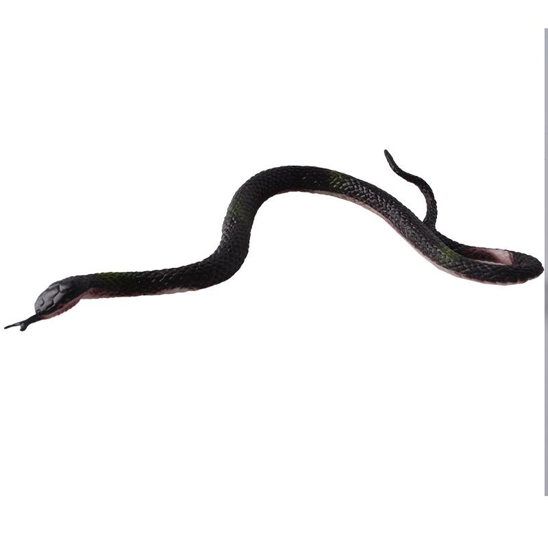 Halloween prank props, rubber simulation snakes, are selling well at street stalls in scenic spots. Scary snakes, prank simulation cobras Item Picture