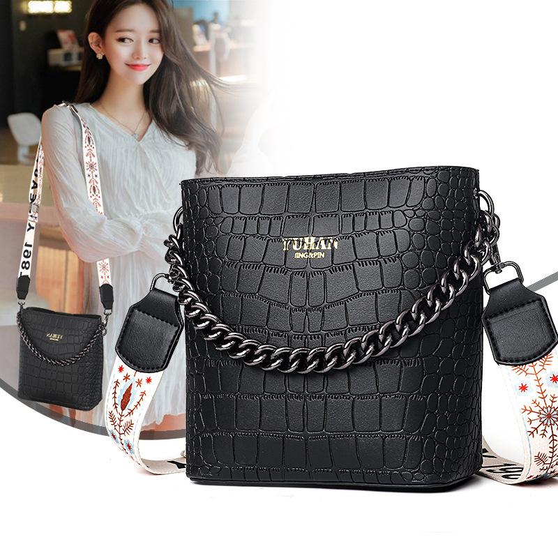 Factory-customized stylish bucket bag, crossbody fashionable and versatile women's bag, 2020 new summer trend internet-famous handbag