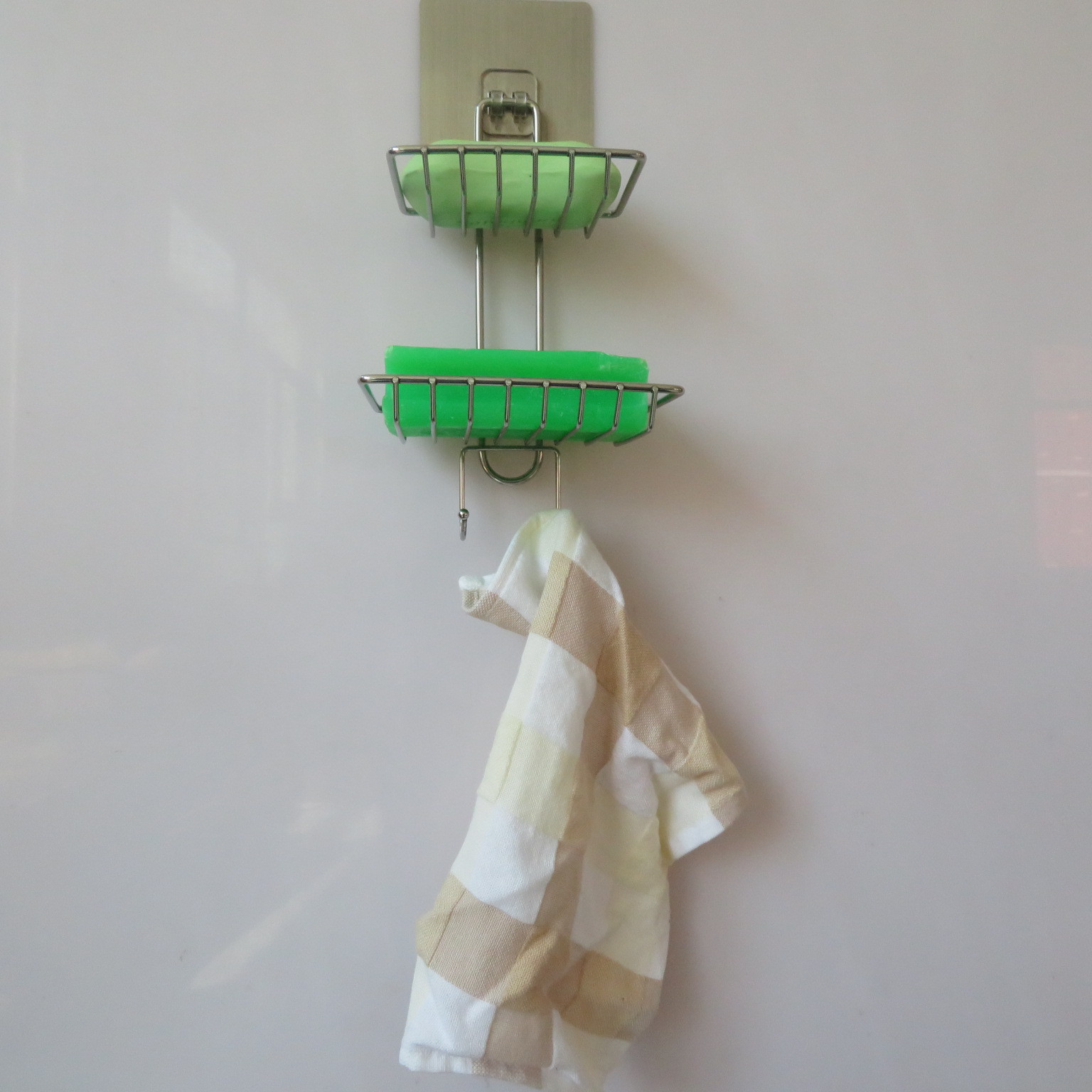 Factory direct sales of stainless steel double-layer soap boxes with hooks, no need for drilling, nano strong invisible soap box rack, bathroom Application Scenario