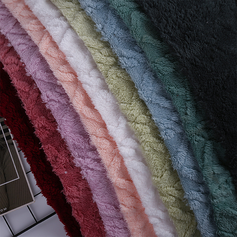 Wholesale of double-sided jacquard diamond-shaped velvet fabric, warp knitted polyester velvet fabric, double-sided comfort-cotton velvet home clothing and blanket fabric
