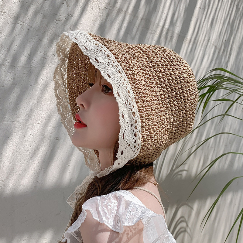 The popular straw hat girl Xia's lace lace-up beach hat is fresh and cute. It's a sun-protective and sunshade hat with straps for a seaside vacation Application Scenario