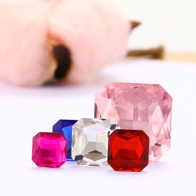 Factory wholesale of pointed-bottom crystal diamonds, diy phone cases, perfume seat stickers, diamond materials, square octagonal irregular water diamonds Specification image