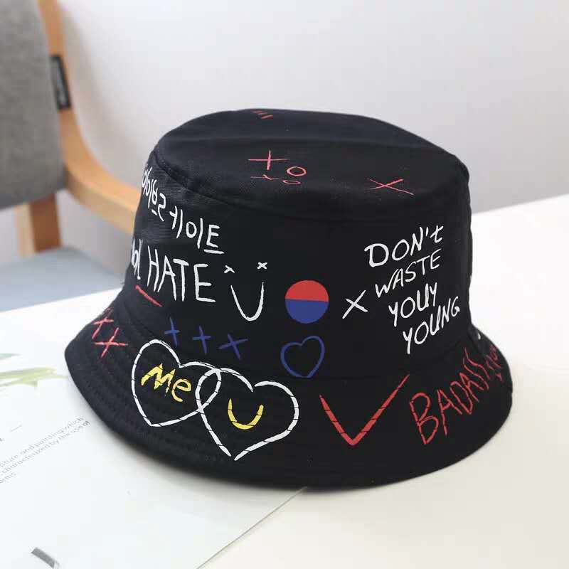 New casual sunshade fisherman hats, trendy and fashionable basin hats, men's and women's hats, personalized graffiti patterns, black and white Specification image