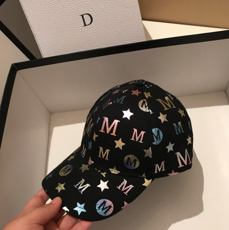 New Japanese graffiti letter baseball cap for women, versatile for both men and women, curved brim sun hat, casual and fashionable baseball cap
