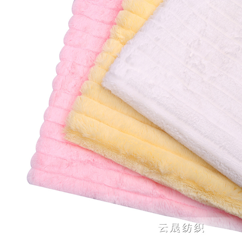 Customized super soft all-polyester cut-pit plush fabric, single-sided cut-pit plush fabric, pp plush, PV plush home wear and home textile fabric Item Picture