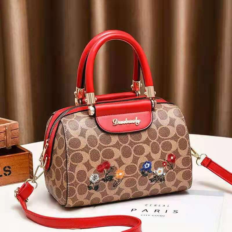 This large-capacity women's bag, a Korean-style portable single-shoulder bag for women, is fashionable and trendy undefined