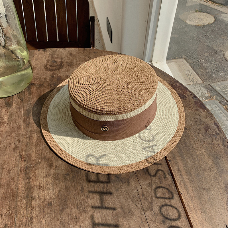 A popular flat-topped straw hat for women, a Korean-style trendy summer beach sun protection hat, a top hat, and an M-letter woven fisherman's hat Application Scenario