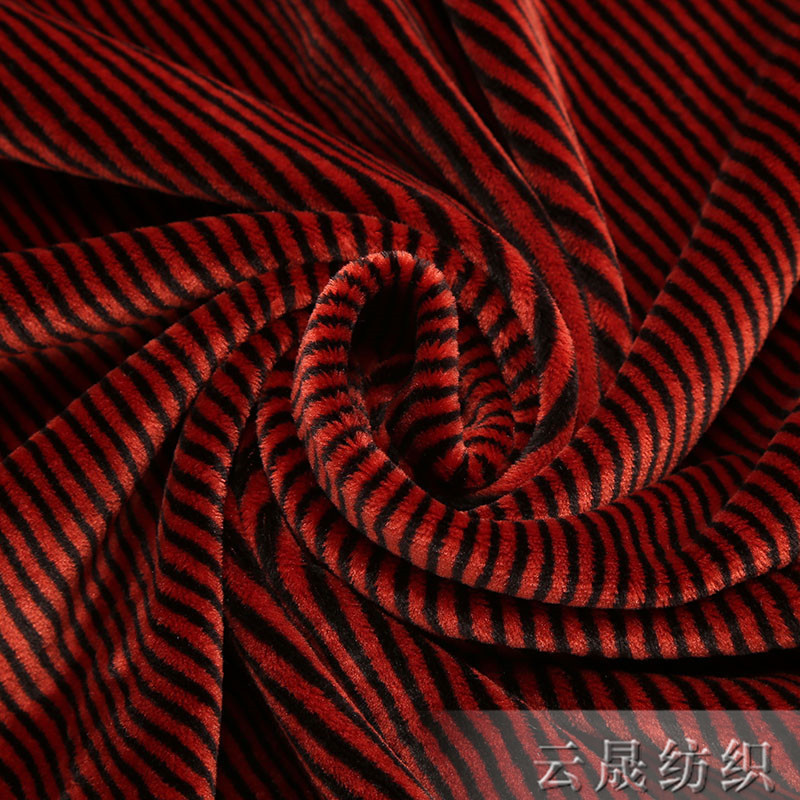 Spring and summer faux linen pants fabric: cationic striped fabric, wear-resistant polyester plush fabric. Shirts can be customized as required Application Scenario