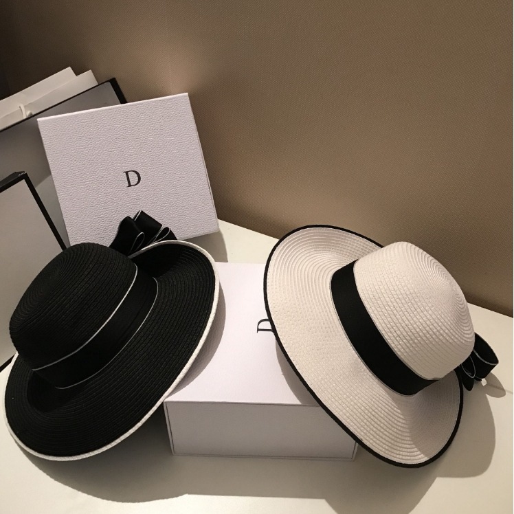 Summer women's hats, new bow straw hats, Japanese-style sun protection hats, raffia grass small bee basin hats, and travel sun protection hats Application Scenario