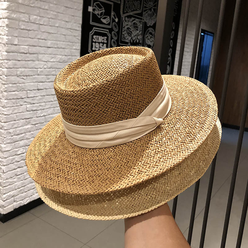 Summer handcrafted wide-brimmed and flat-brimmed socialite hats by Instagram influencers, sunshade and sun protection, vacation beach straw hats for children