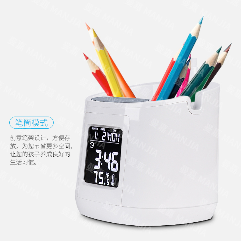 Dual-purpose adjustable three-color temperature clock, alarm clock battery, children and students' study eye-protecting pen holder, desk lamp Application Scenario