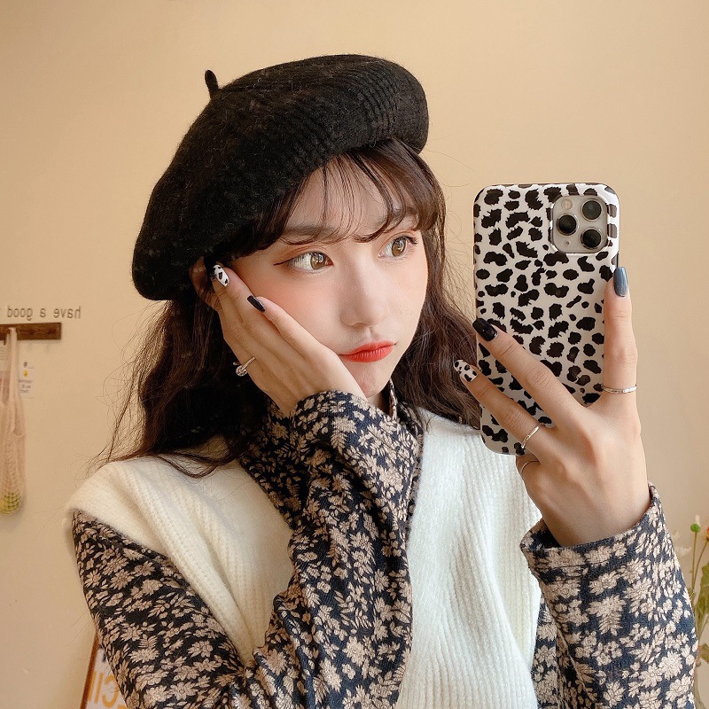 Vintage Corngrain Wool Beret For Women Autumn-Winter Warm Day Woolen Hat Solid Color British Painter's Hat Application Scenario