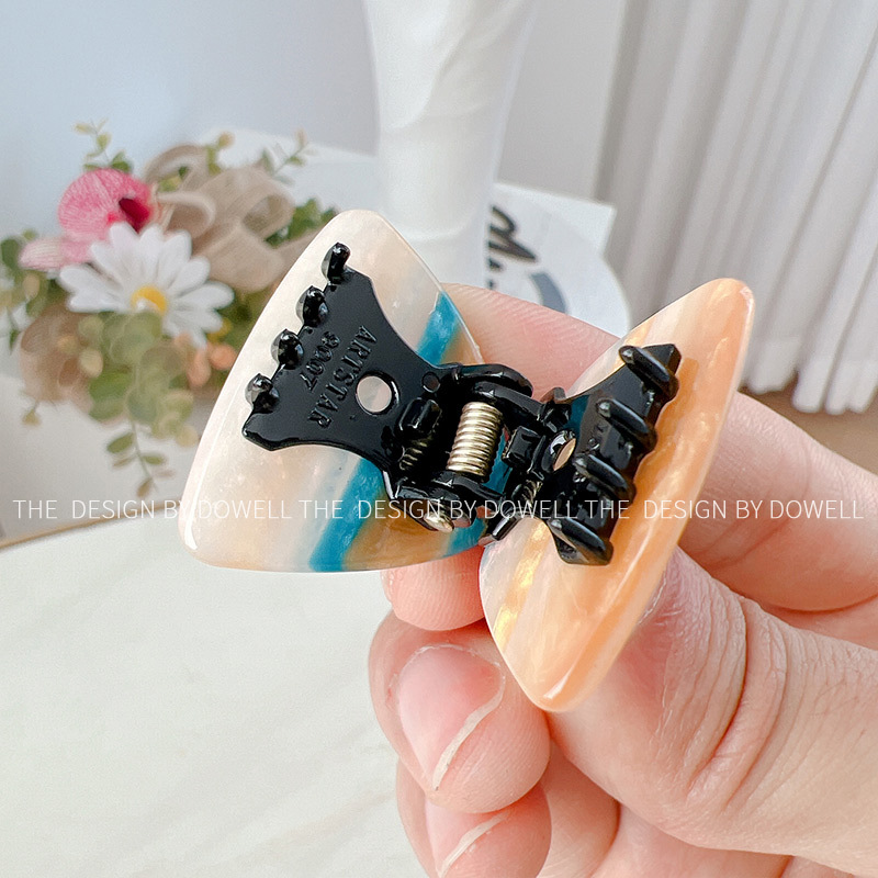 Dovey Accessories Mini Edge Clip With Acetic Acid Clip Children Temperament Ponytail Clip Fringe Clip Wholesale Hair Clip Application Scenario