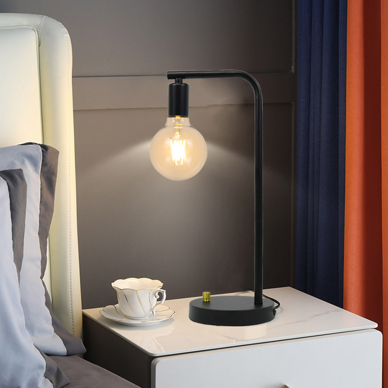 Retro and nostalgic desk lamp, European-style bedroom reading living room, American-style super bright plug-in work study, decorative bedside lamp Application Scenario
