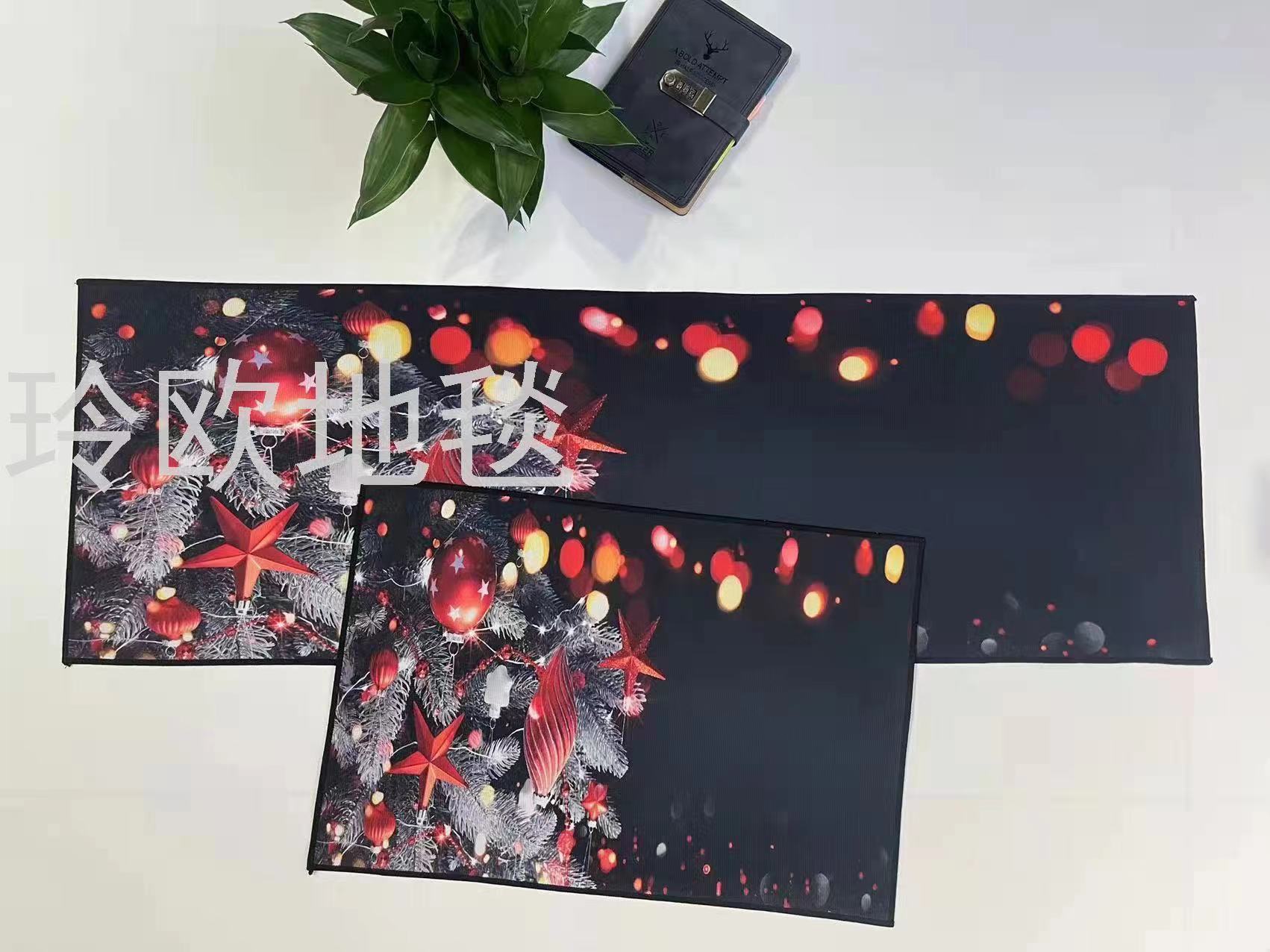 Ling Ou Christmas Series Kitchen Floor Mat Christmas Eve Decoration Door Mat Entry Door Mat Absorbent Oil Absorbent Floor Mat Application Scenario