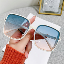 2022新款米钉方形太阳镜时尚太阳眼镜女士防紫外线复古墨镜批发