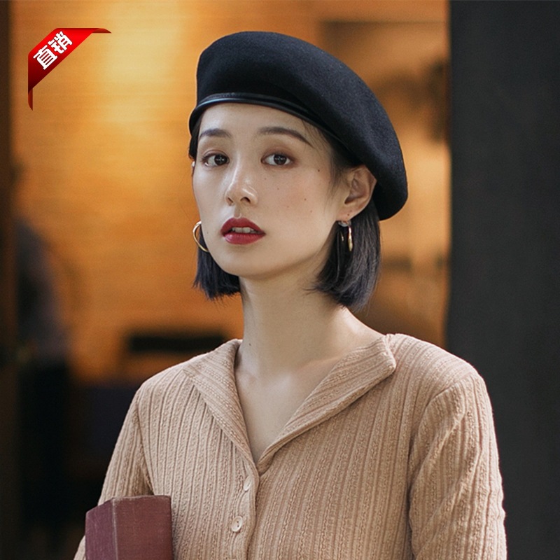 The Beret hat is a versatile and fashionable choice for women in autumn and winter. The painter hat is a literary black British retro leather-trimmed bud hat trend