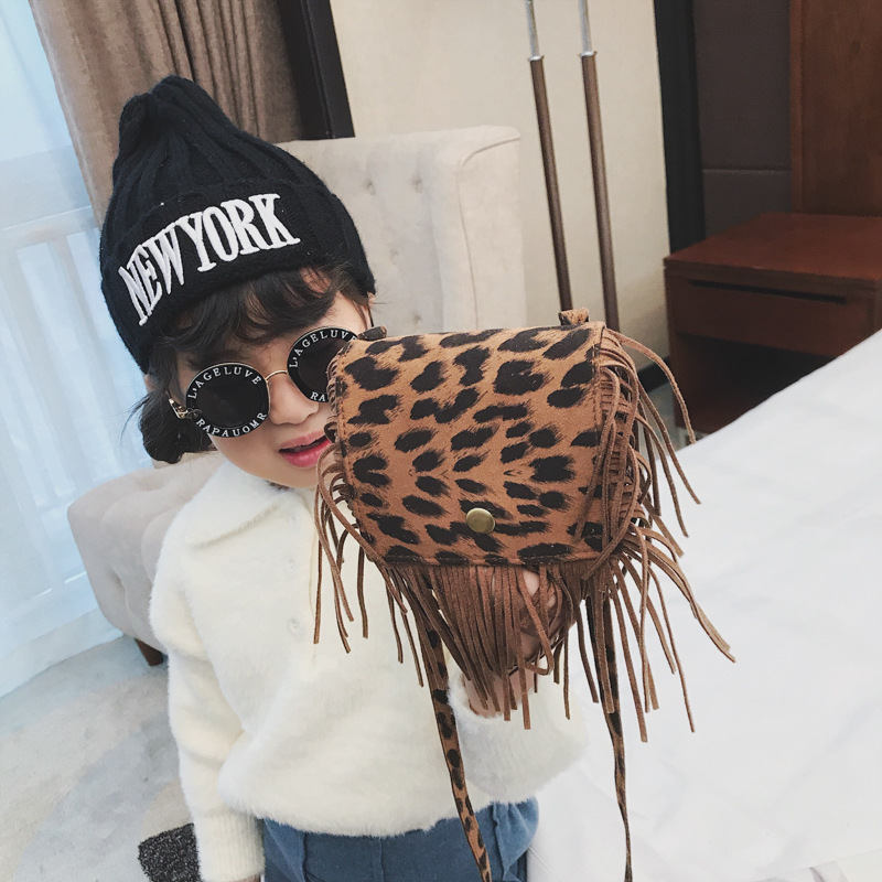 2022 New Children's bags, fashionable fringed single-shoulder bags, Korean-style mini crossbody bags, trendy baby coin purses for boys, girls and babies details Picture