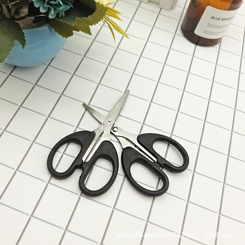 12cm scissors Black office scissors Student scissors Cutting supplies Student paper cutting scissors details Picture