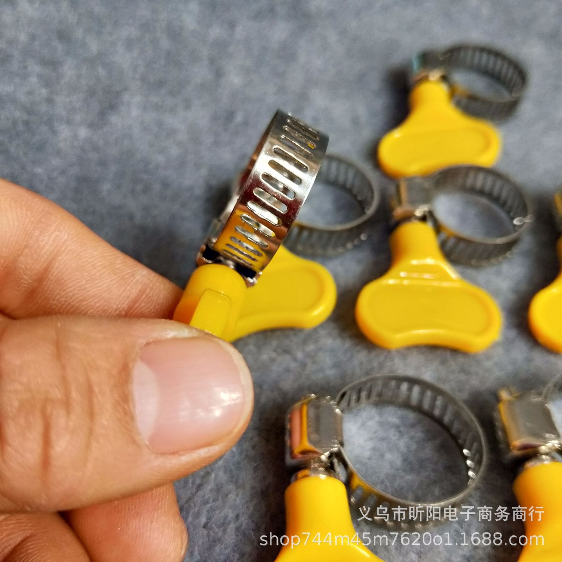 Plastic handle throat collar small American bag valley gas pipe clamp throat clamp 1 yuan wholesale supply Specification drawing