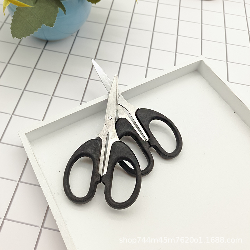 12cm scissors Black office scissors Student scissors Cutting supplies Student paper cutting scissors Item Picture