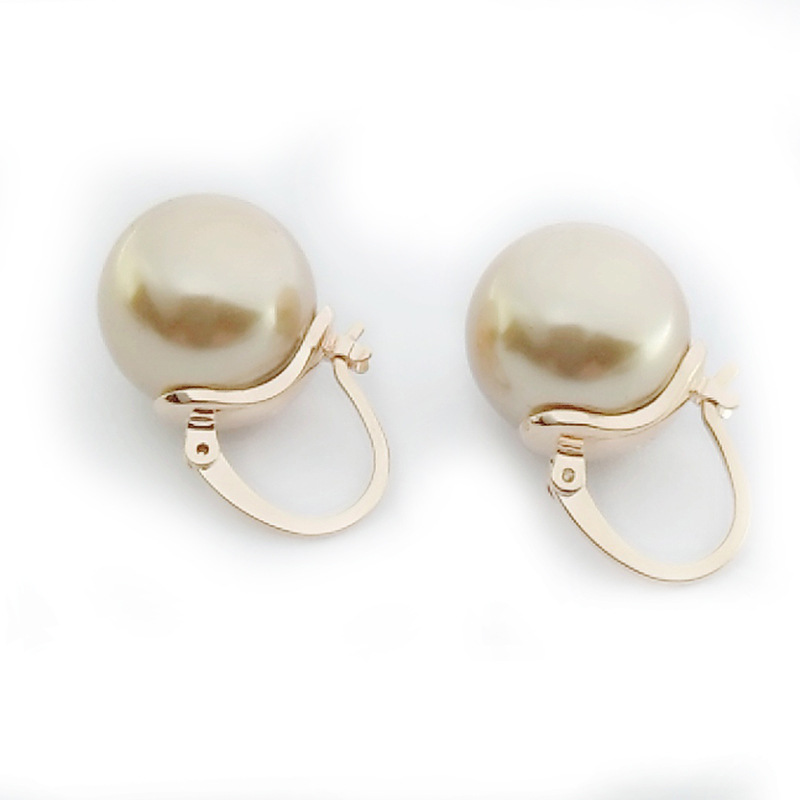 Pearl earrings, a Korean style combination of earrings, fashionable and trendy, retro ear buckles, versatile small ear rings, and new ear studs Item Picture