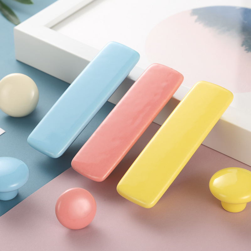 Wholesale of ceramic single-hole round color cartoon children's wardrobe handles for foreign trade quality. Ceramic handle wardrobes are round Application Scenario