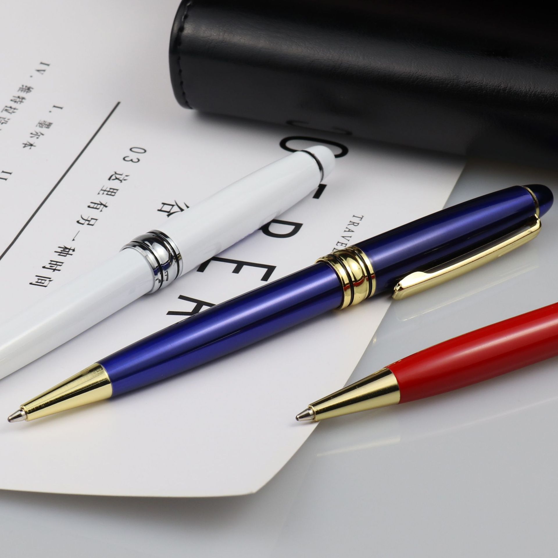 Wholesale of high-end metal ballpoint pens, wholesale of business rotary oil pens, promotional gel pens, hotel gifts, ballpoint pens details Picture