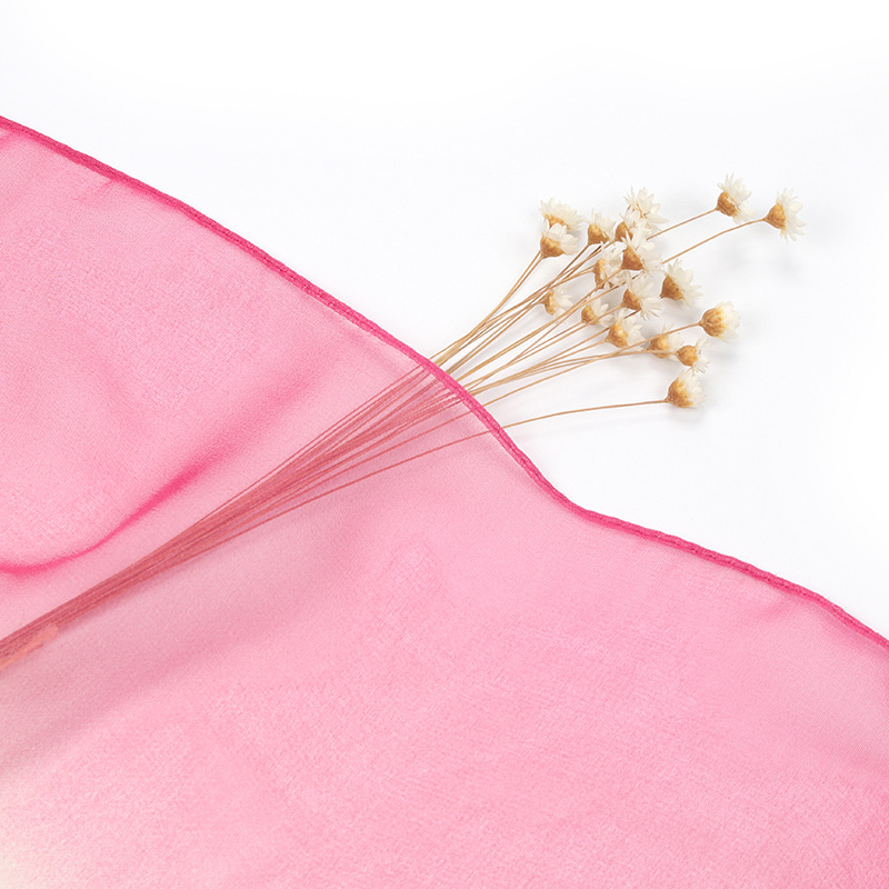 A gradient solid color Korean chiffon scarf for women, a thin, warm and sun-protective shawl for spring and summer, a versatile long and narrow silk scarf Application Scenario